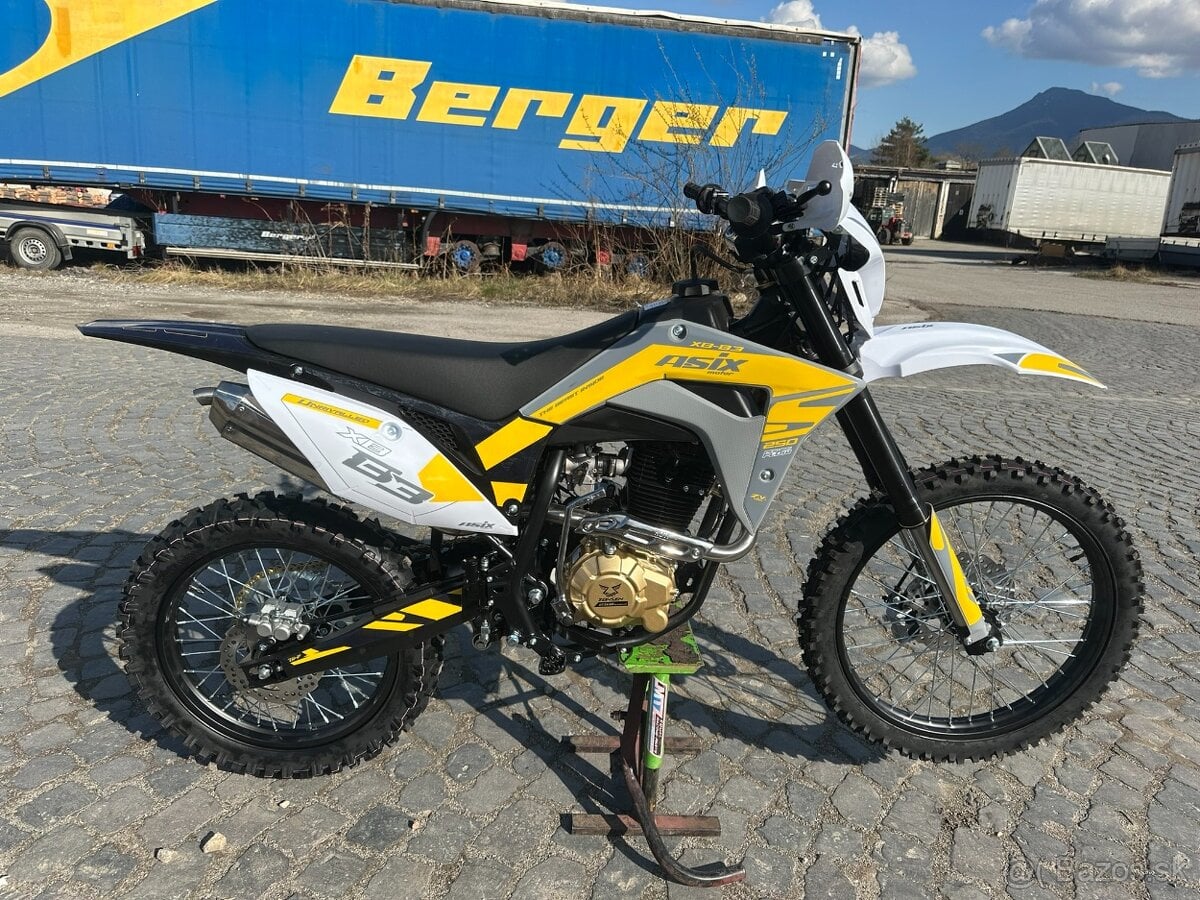 ASIX XB83 150CM3 0km + zaruka su  3 rozne farby