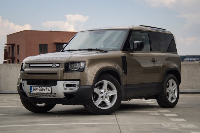 Land Rover Defender 90 D250 MHEV HSE - TOP stav, SPLÁTKY