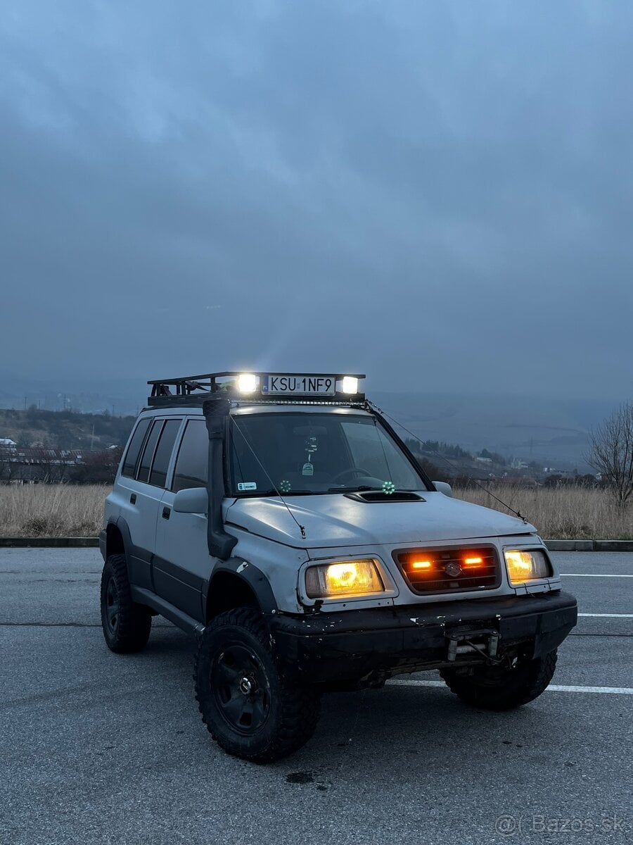 Suzuki vitara offroad