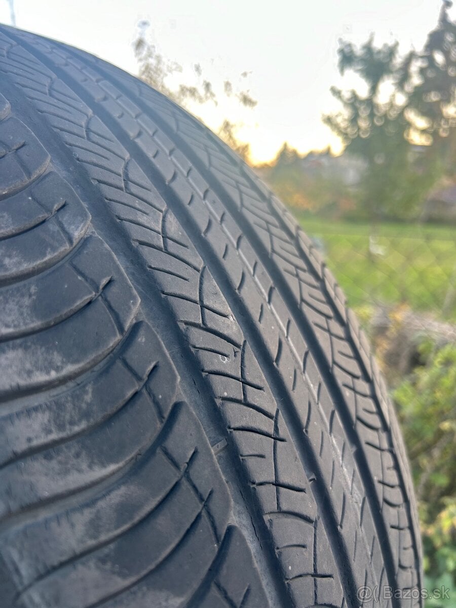 Predám pneu Michelin 255/50 R20