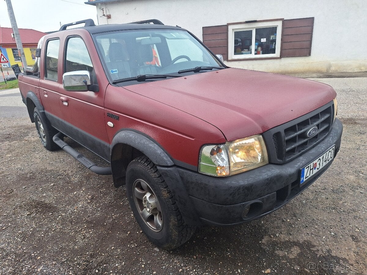 FORD RANGER 2,5 TD 4X4 KLÍMA ŤAŽNÉ