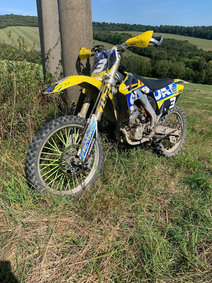 Suzuki rmz 250