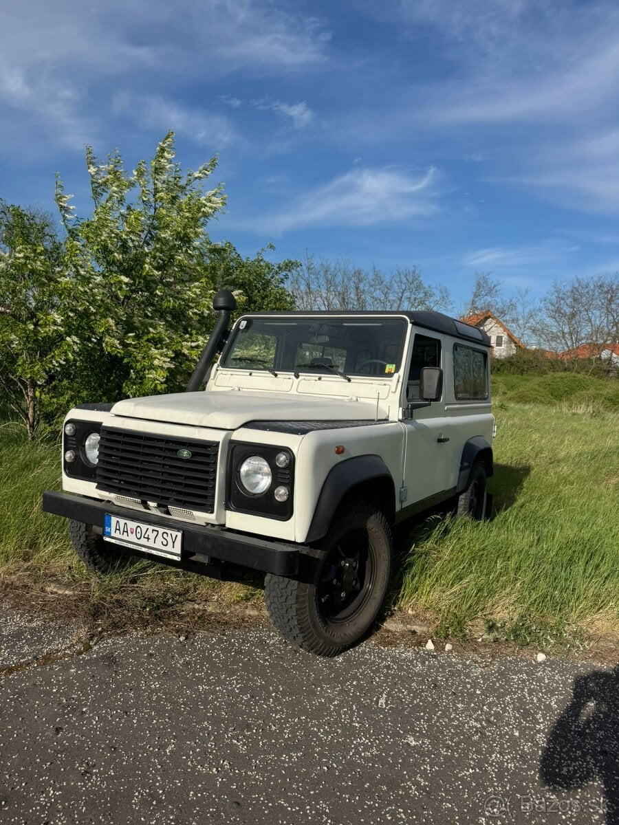 Land Rover Defender 90 Td5 (2004) – TOP STAV, bez hrdze, kož