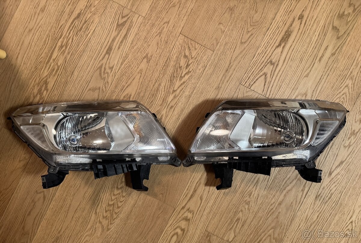 Predné svetlá Nissan Navara - nové Originál Nissan