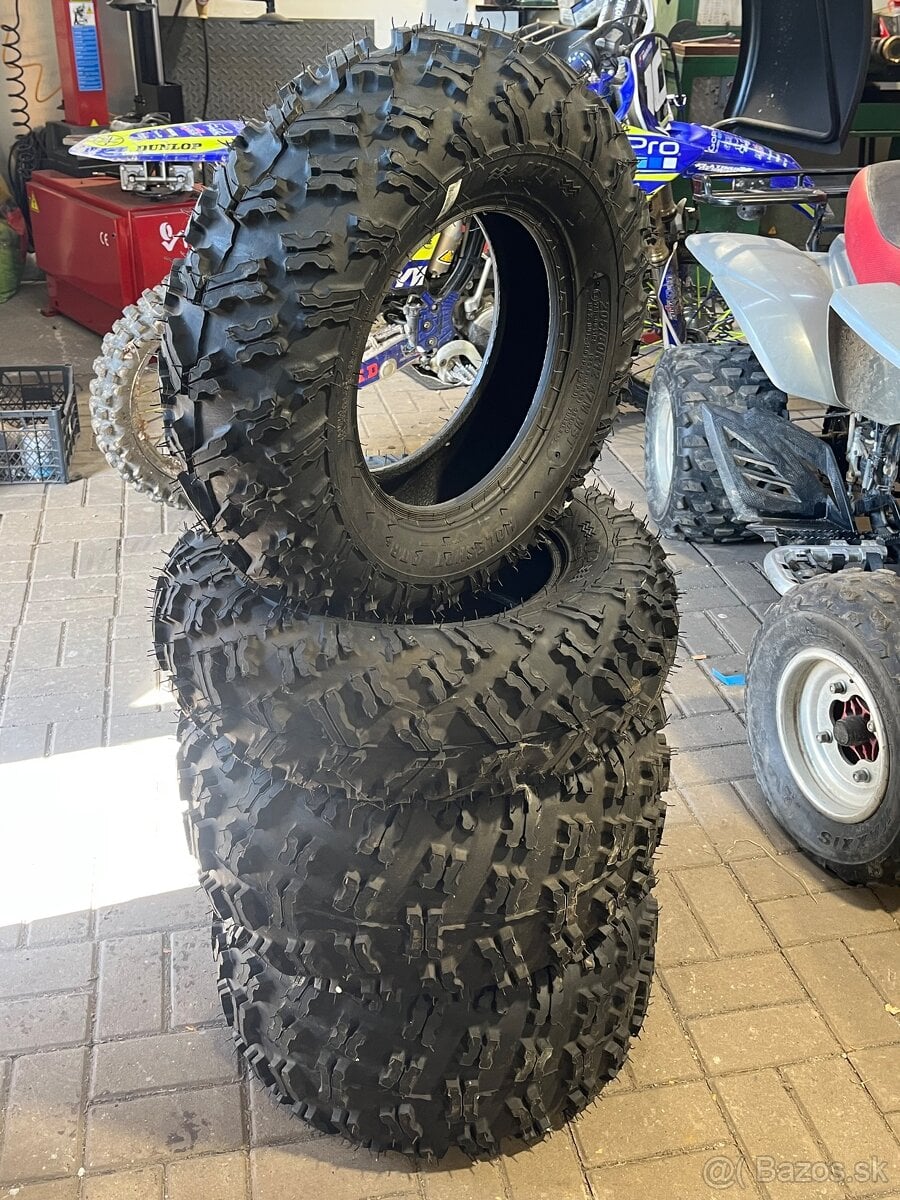 pneu na stvorkolku