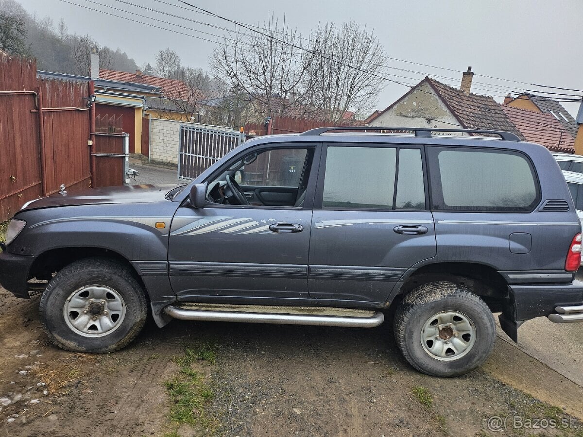 Predám Toyota land cruiser 100,4,2d