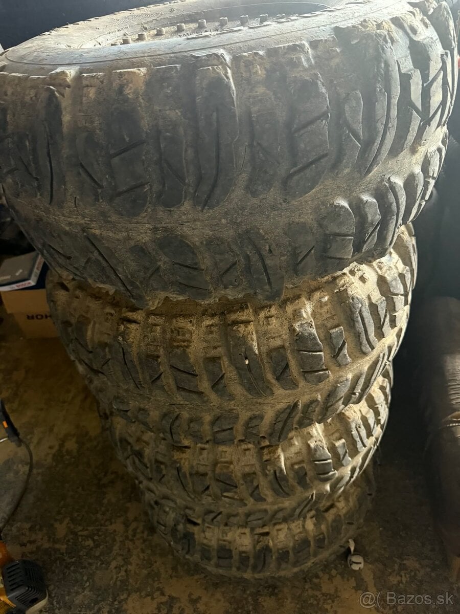 Super Swamper Bogger 35x14.5-15 + Beadlock disky