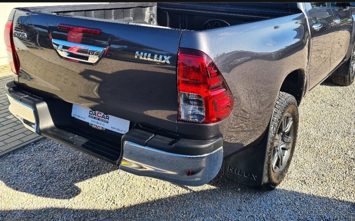 Nárazník toyota hilux 2020