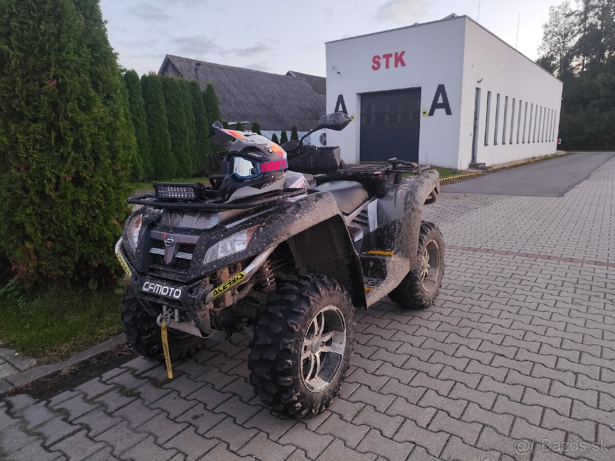 CF MOTO X8 GLADIÁTOR V-TWIN