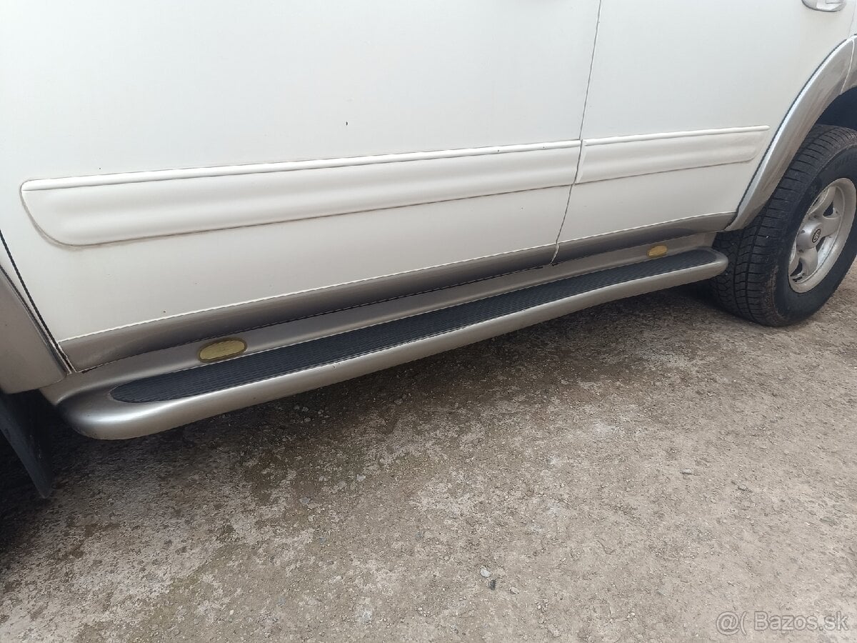 Bočné naslapy Toyota Sequoia 1.gen