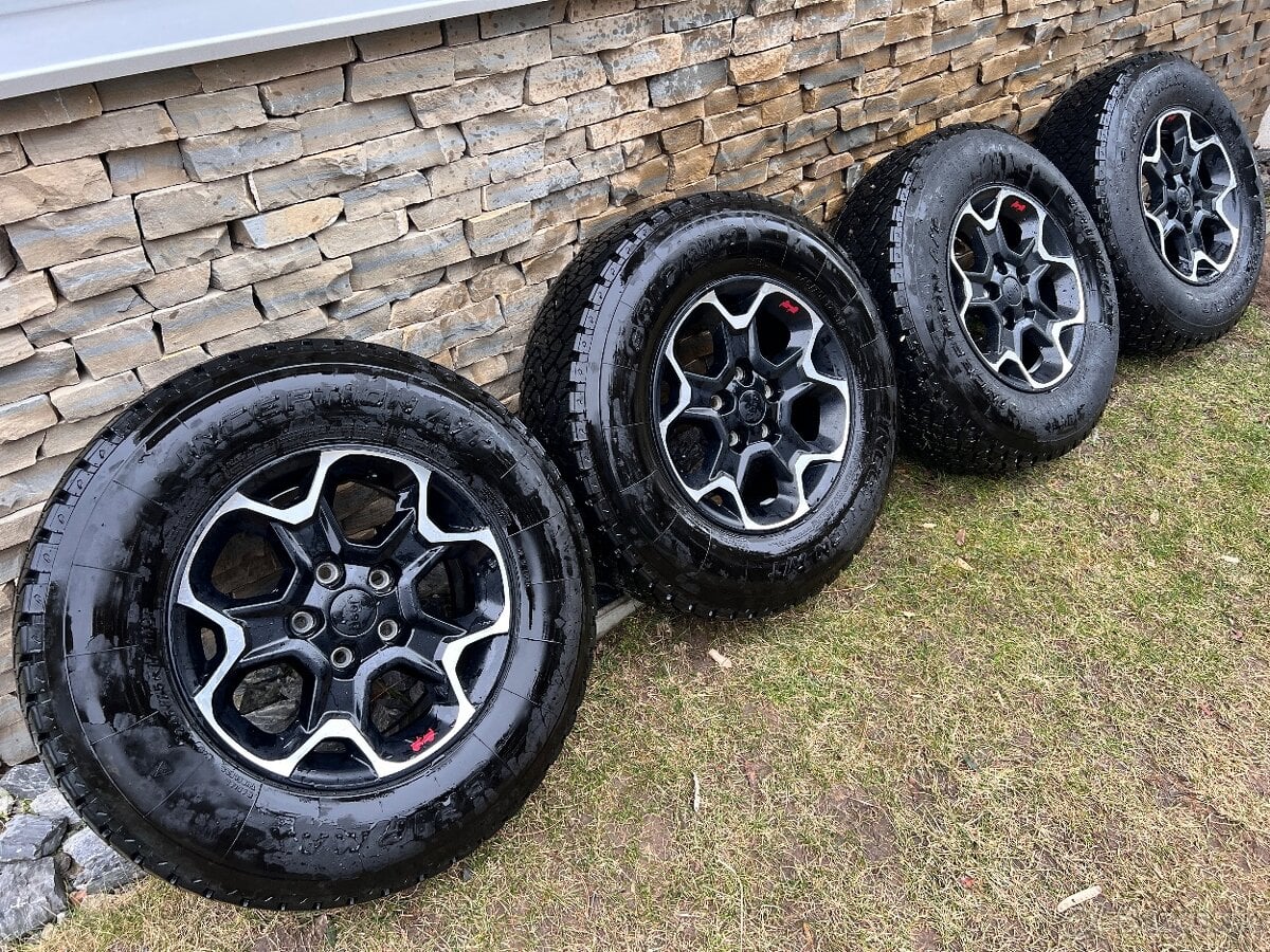 Disky + pneu na Jeep Wrangler / Gladiator