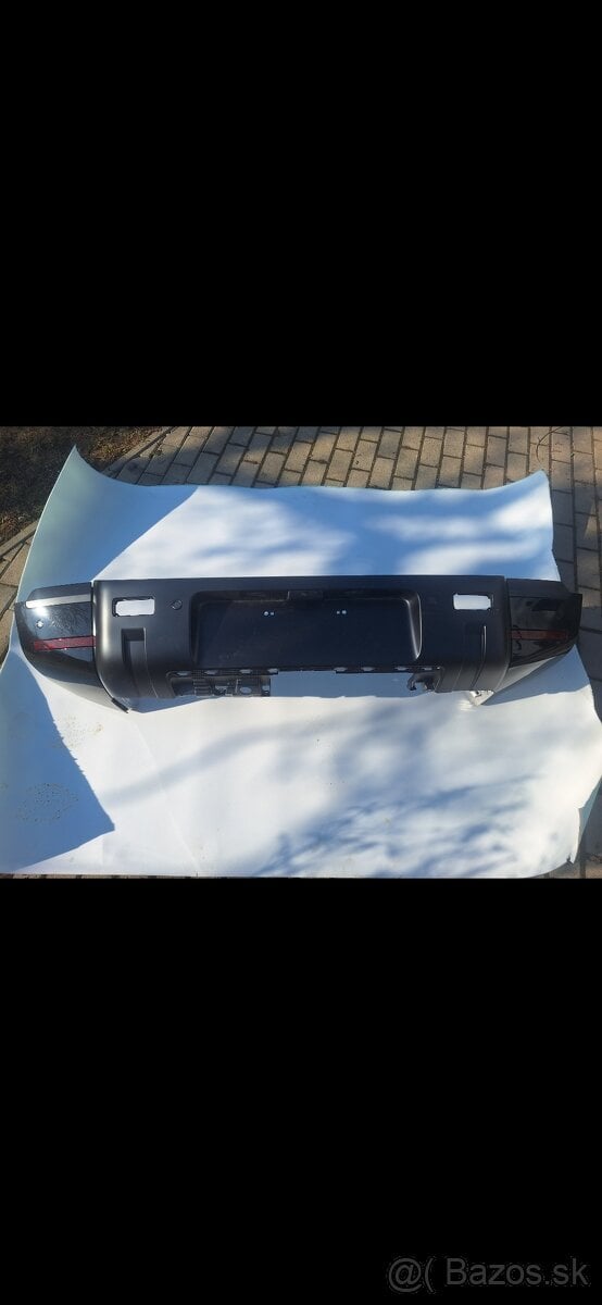 LAnd Rover DEFENDER zadný nárazník L8B2-17D781