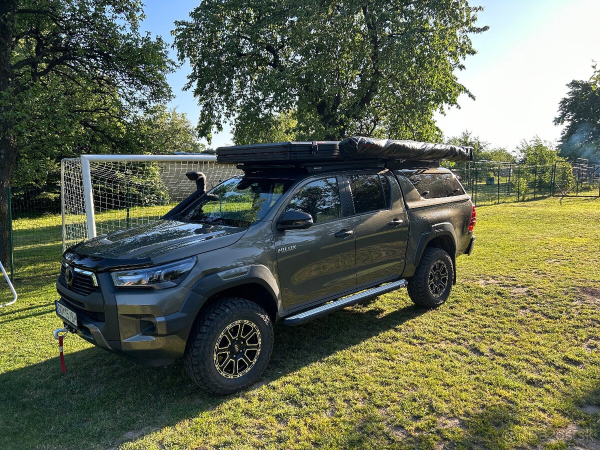 Toyota Hilux 2,8 invincible