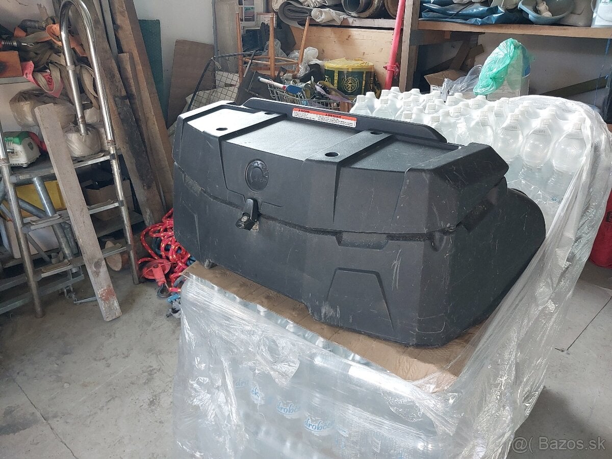 zadný box na štvorkolku can am