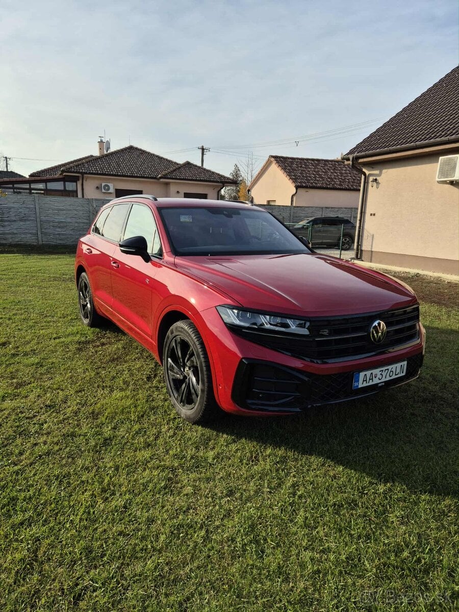 Predám Volkswagen Touareg 3.0 V6 TDI 286k R-Line 4Motion Tip