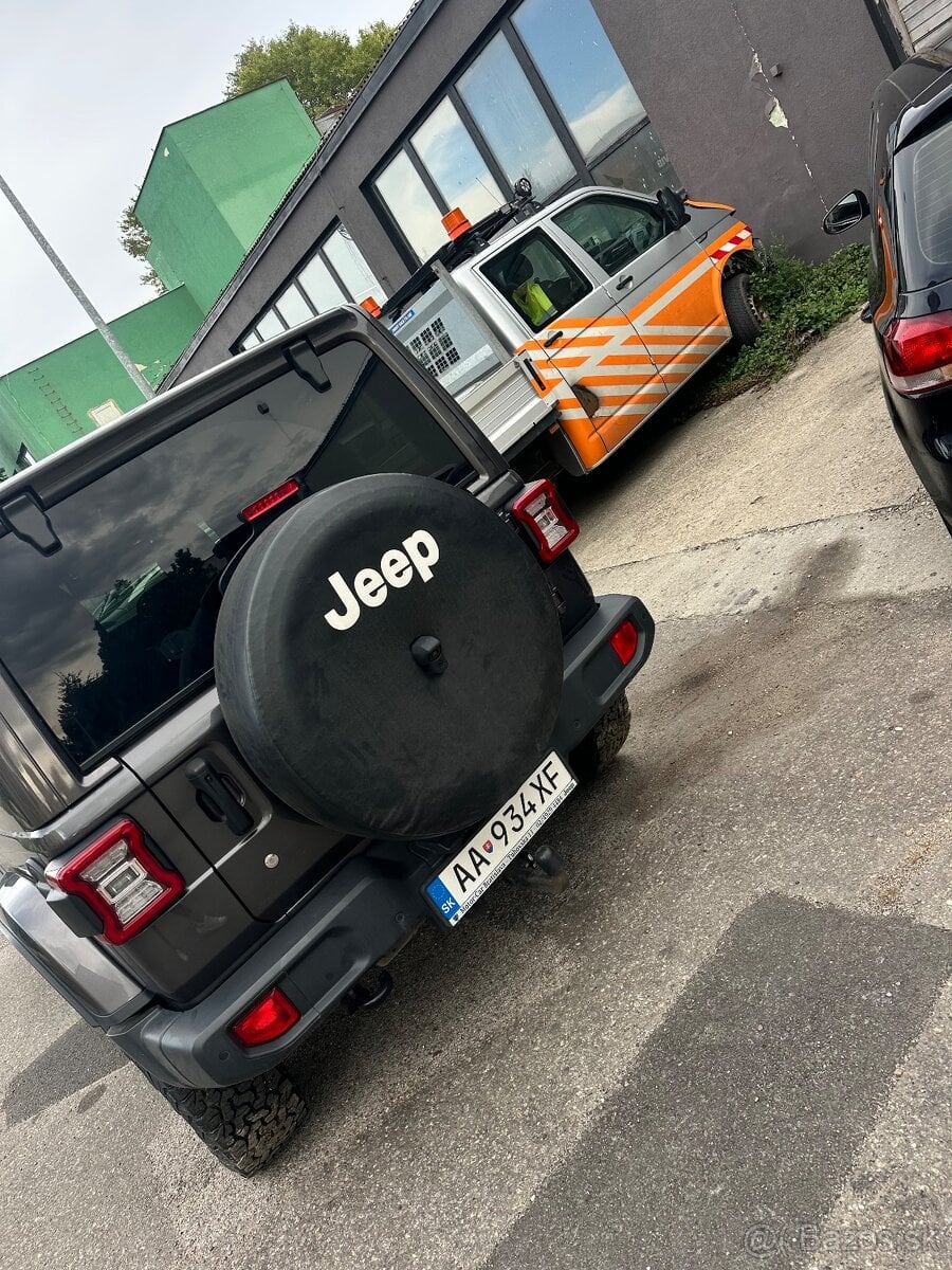 Jeep wrangler sahara