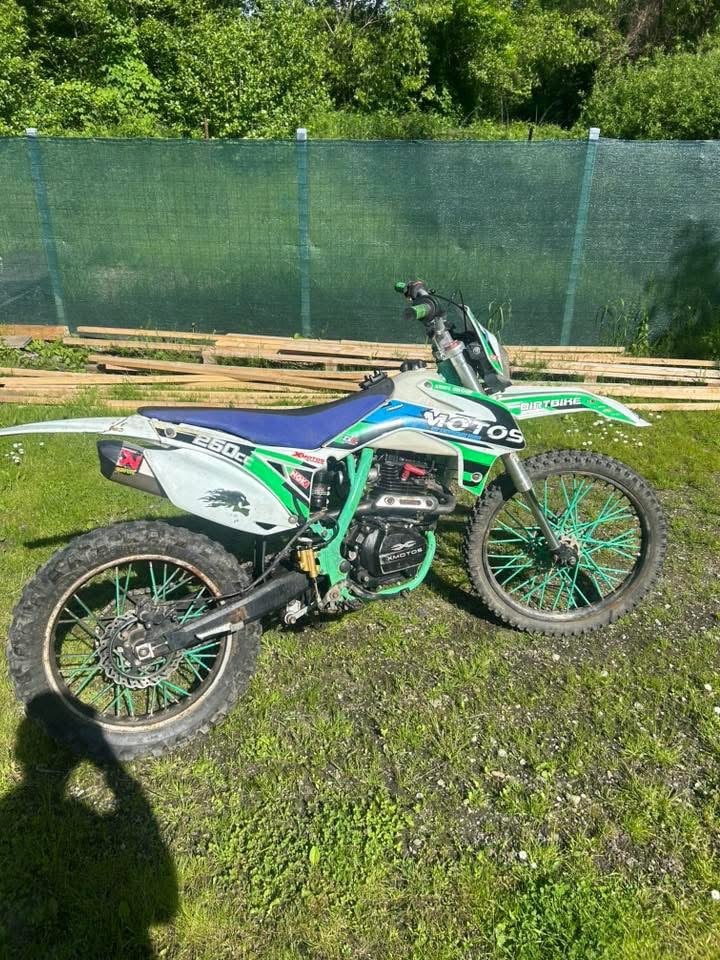 Predam alebo vymenim xmotos 250cc