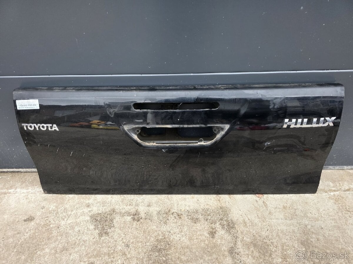 Toyota Hilux VIII 2015- zadne kufrove dvere