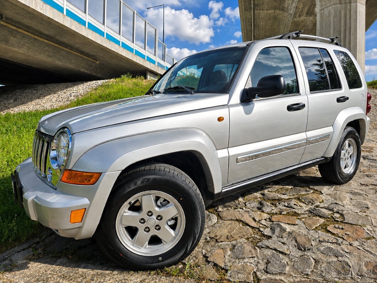 Jeep Cherokee 2,8CRD /120kw A/T facelift //BEZ KOROZIE //