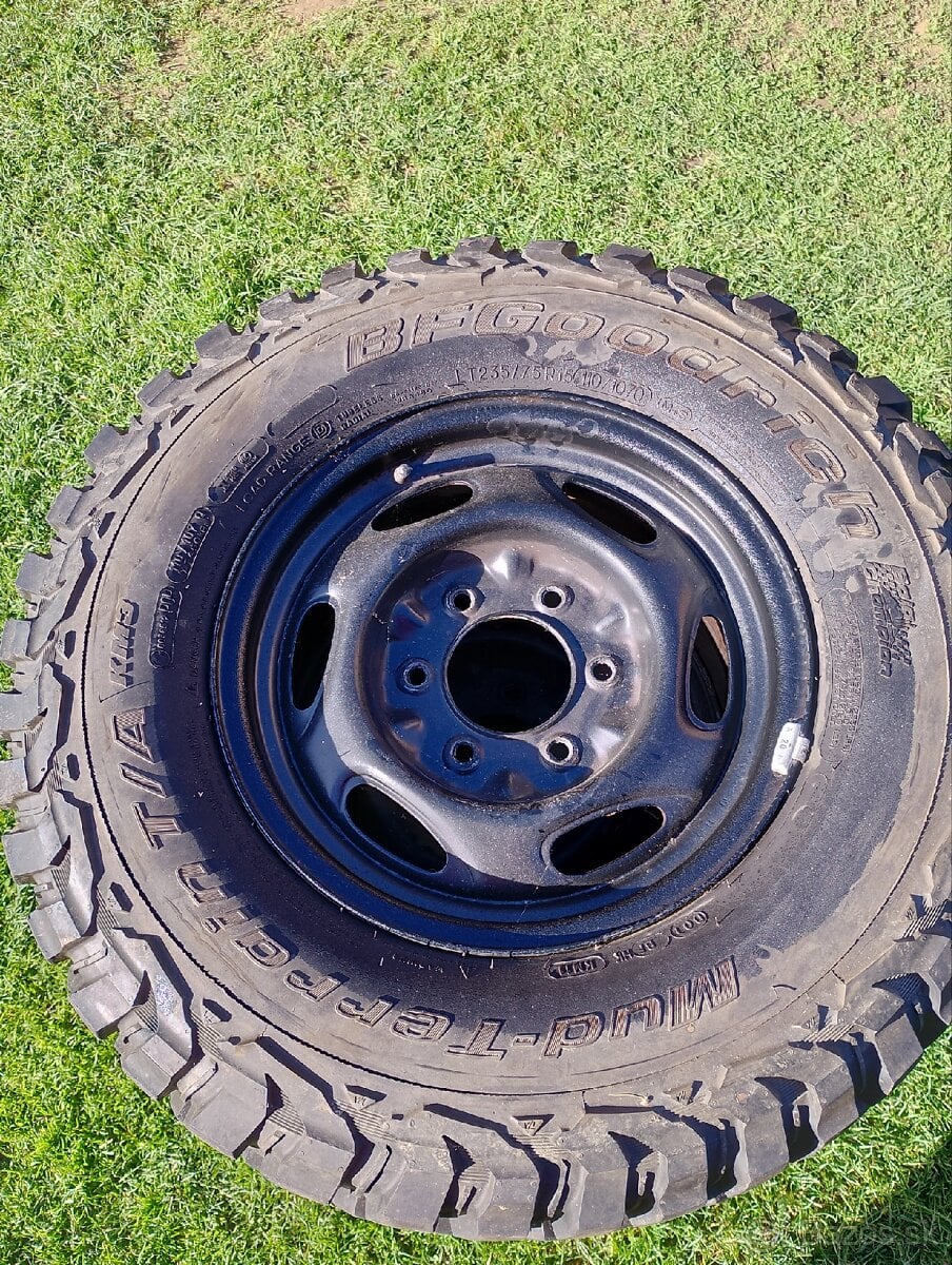 Predám offroad pneu