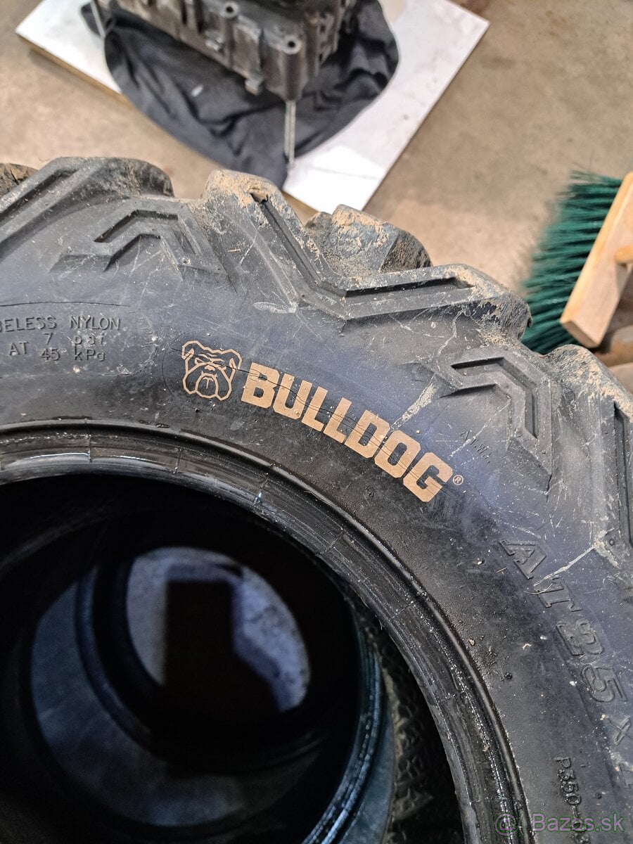 Pneumatiky na stvorkolku