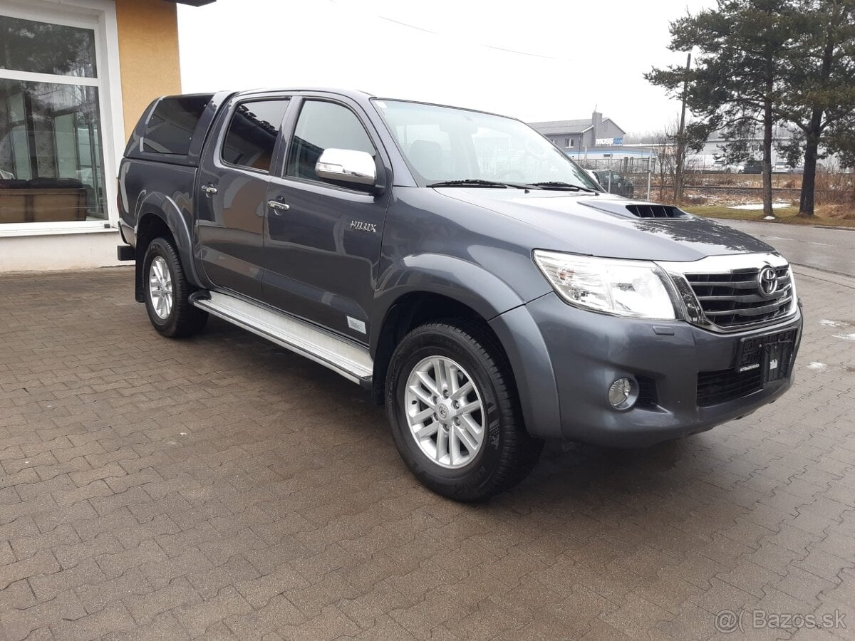 Toyota Hilux Double cab 3.0 I D-4D Sol 4x4 AT