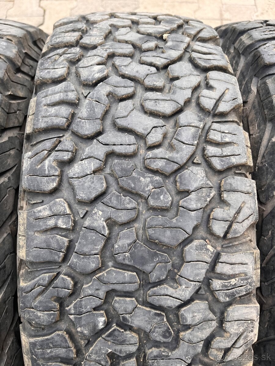 245/65R17 BFGoodrich All-Terrain  t/a zimne