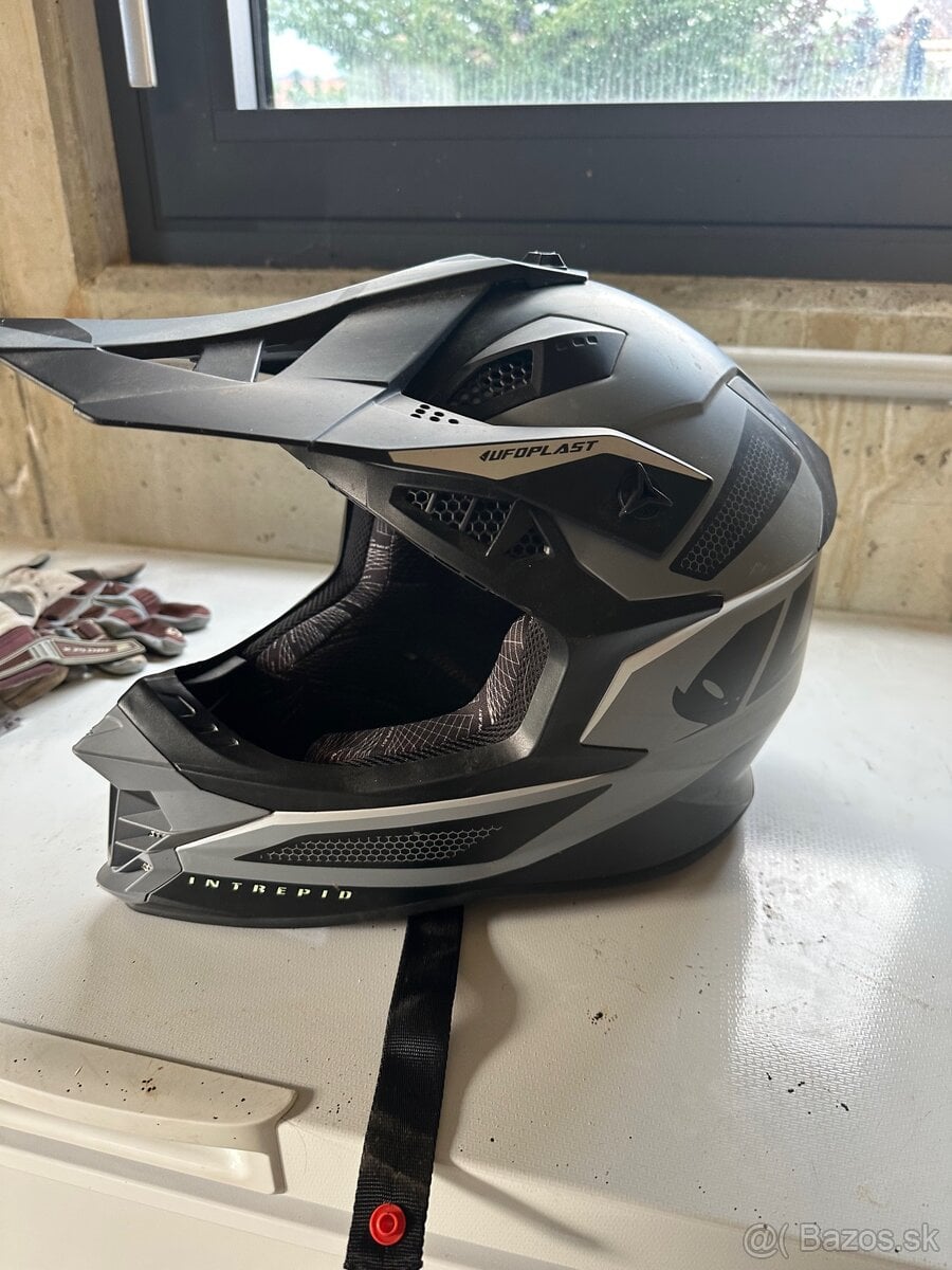 Prilba UFO plast motocross