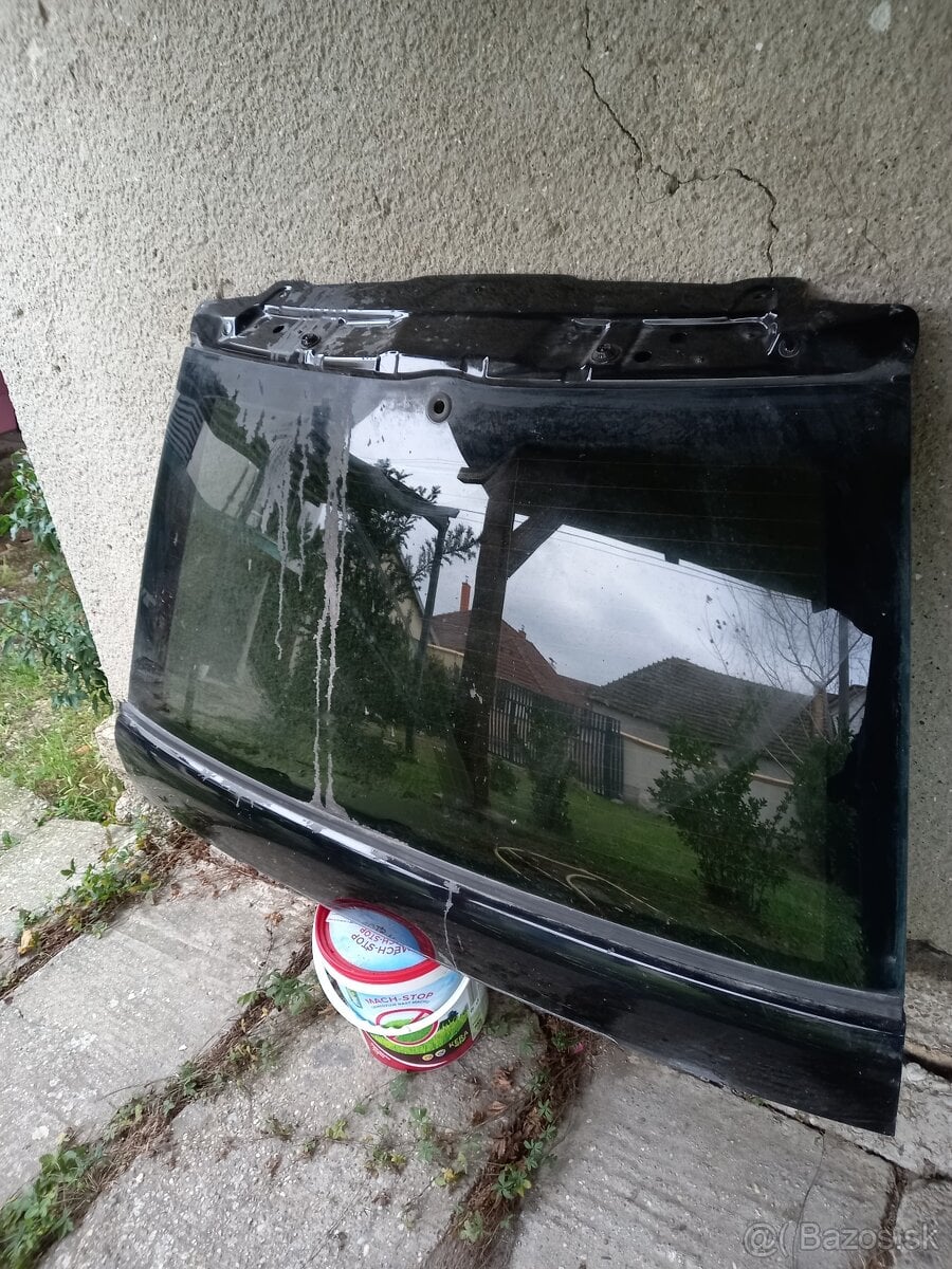 L322 zadna kapota horna vyklopka