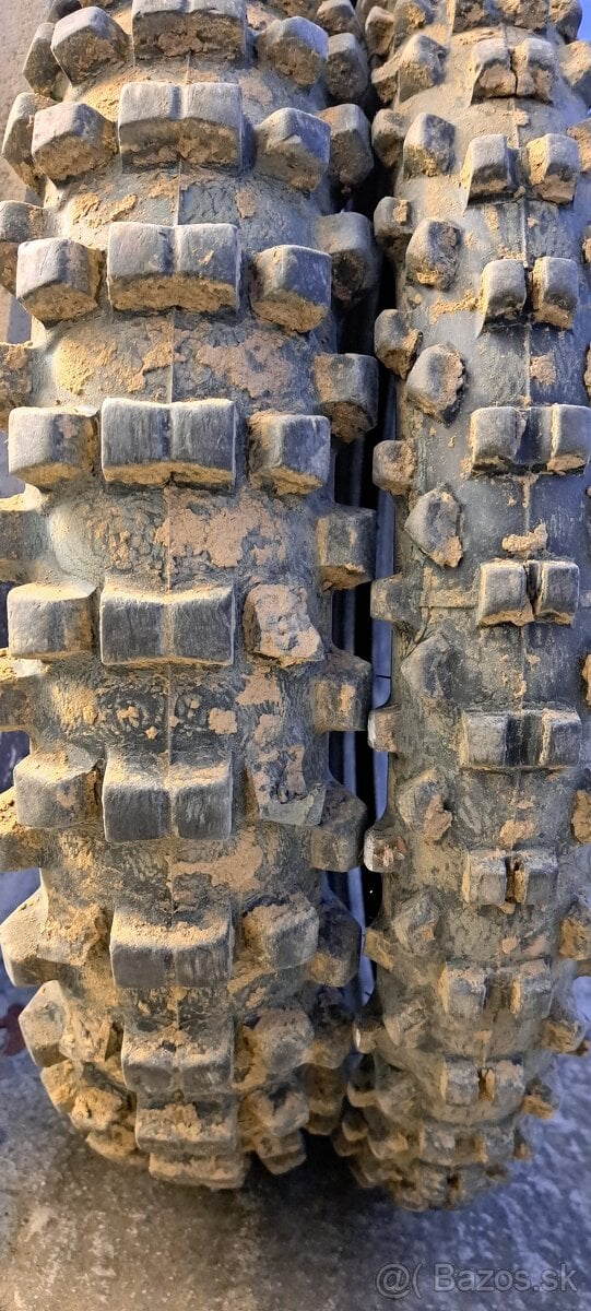 Predam pneu pirelli Scorpion predný 80/100 21, zadný 110/90