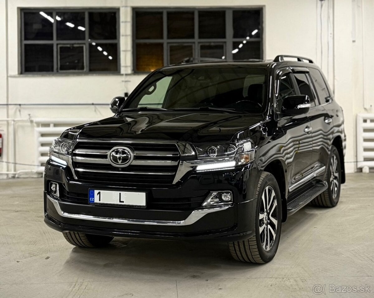 Toyota Land Cruiser 200 4.5 V8 diesel