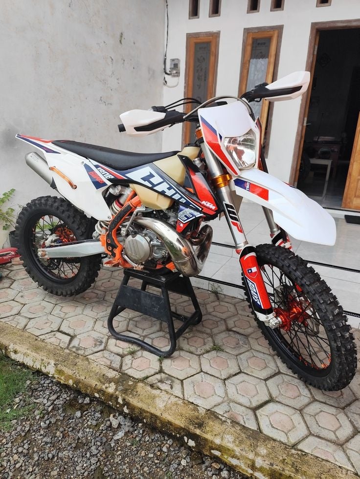 Predám Ktm EXC 300 tpi rok 2019 s tp