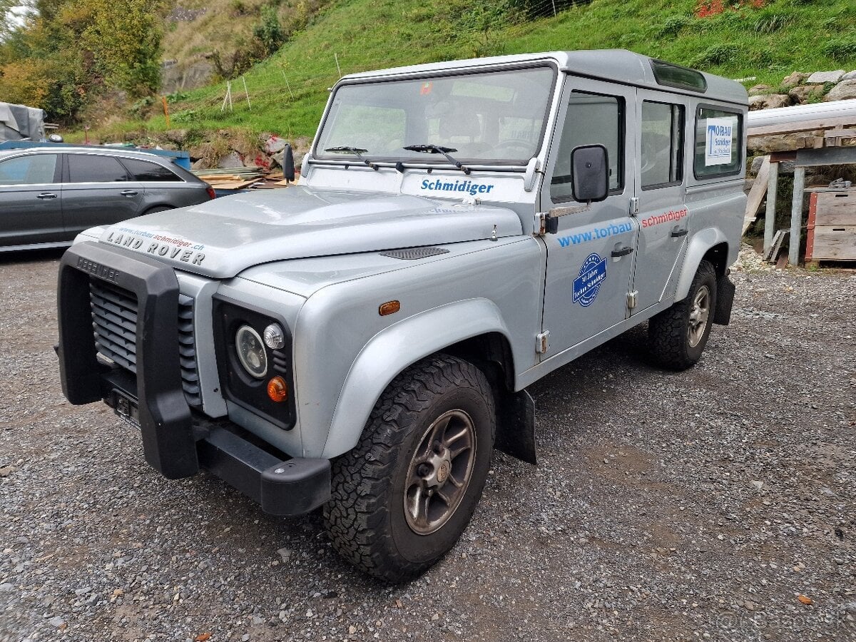 Land Rover Defender