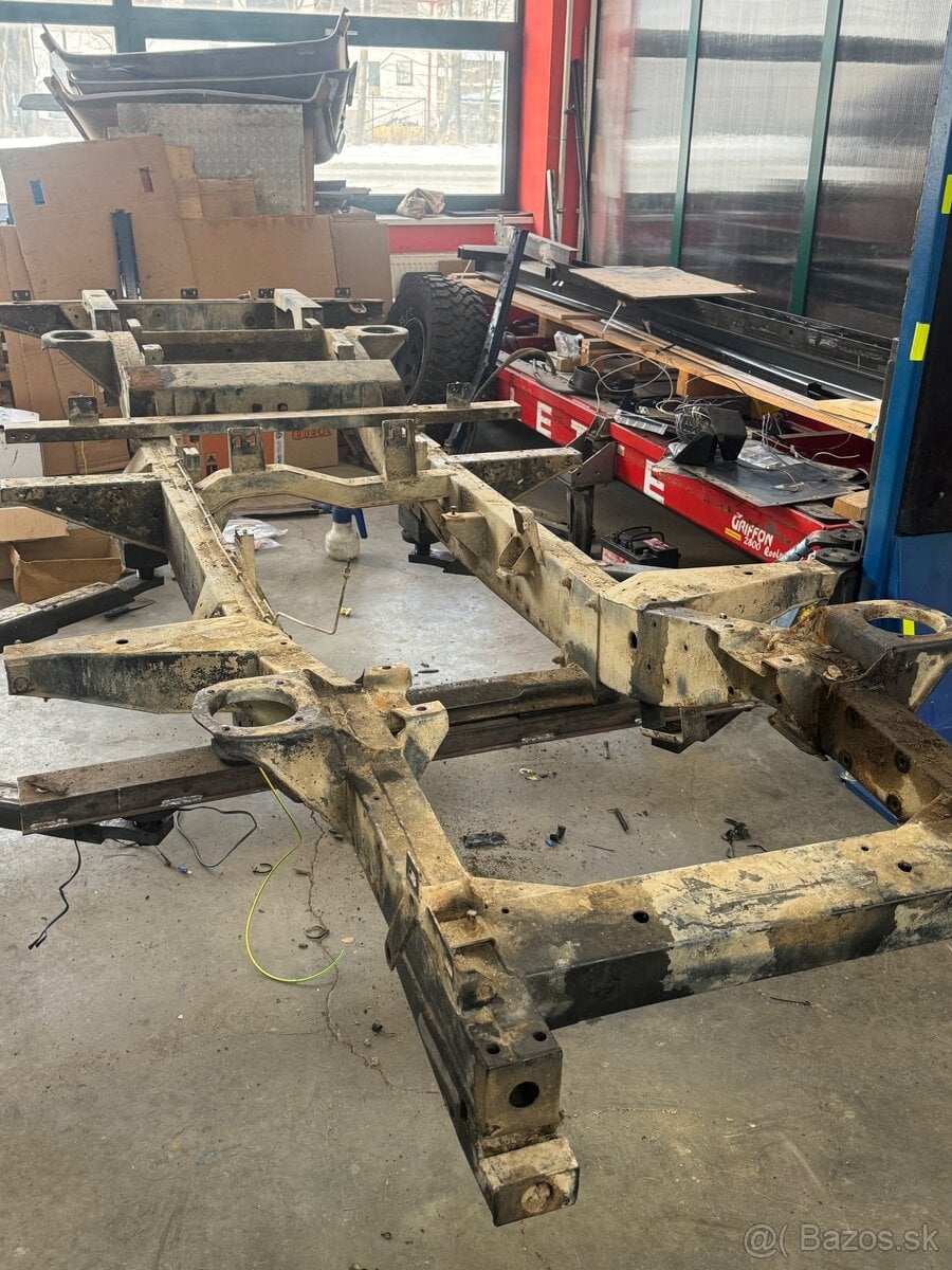 Šasy Land Rover Defender 110 Td5