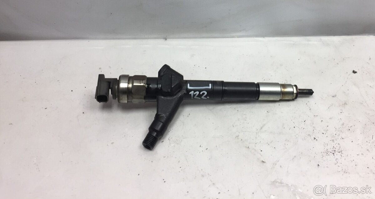 Tryska Nissan Navara D40 2.5 DCI 16600EB300 16600-EB300