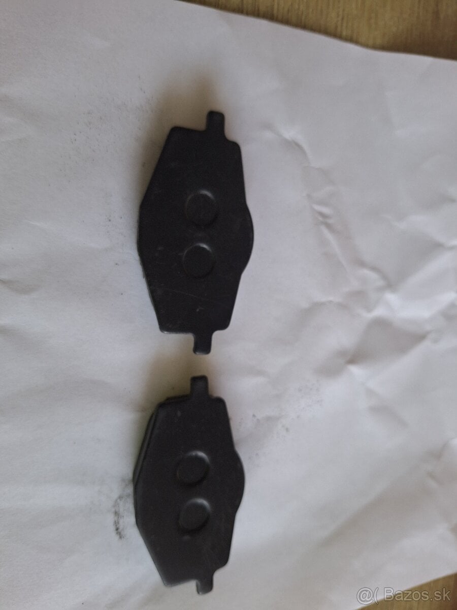 Brzdove dostičky Yamaha XT 600