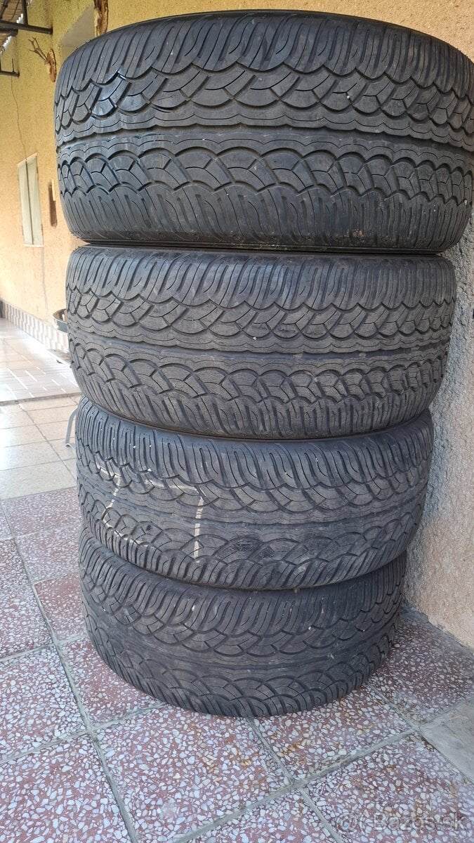 325/50 R22 116V Yokohama