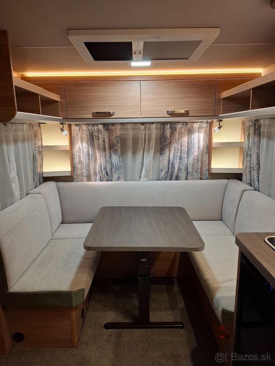 Mobilná kancelária Weinsberg cara one 450fu