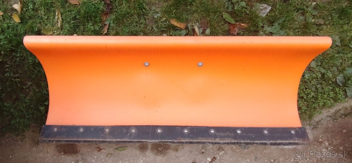 Snežný pluh na štvorkolku