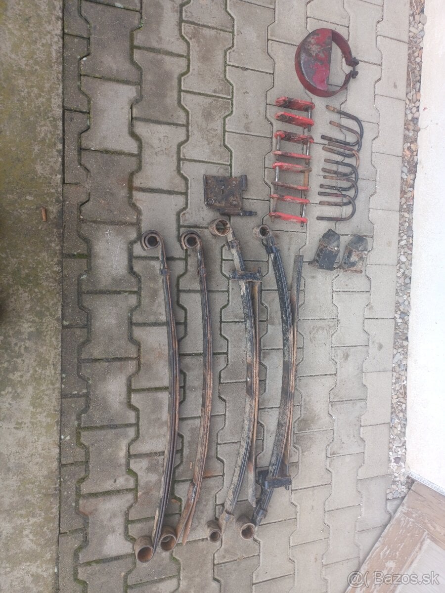 Predám  na suzuki samurai náhradné diely