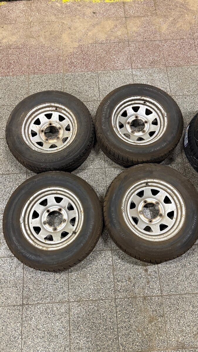 Predám rozširovacie kolesá Suzuki Jimny - 205/70 R15