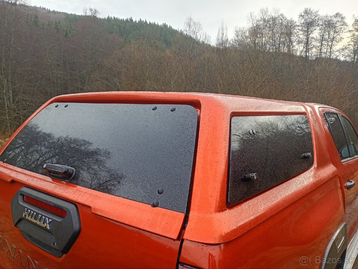 Toyota hilux hardtop