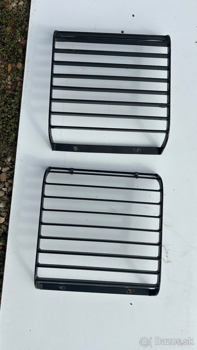 Land Rover Defender Mriezky Svetiel