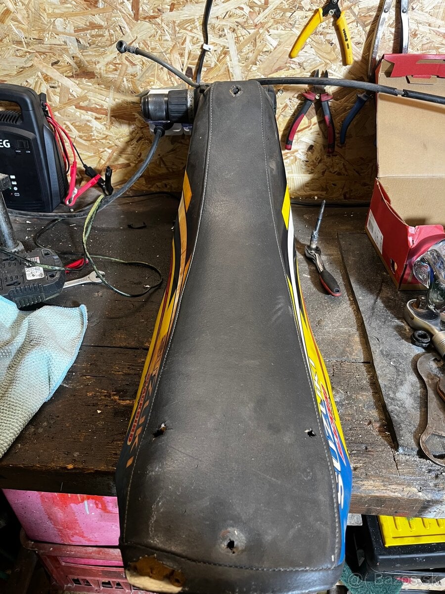 Sedadlo suzuki rm 125