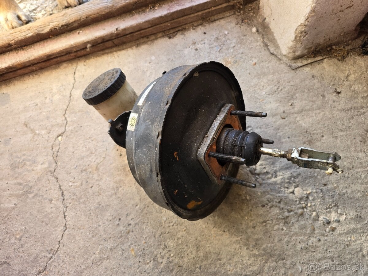 Posilňovač brzd Nissan Patrol Y60