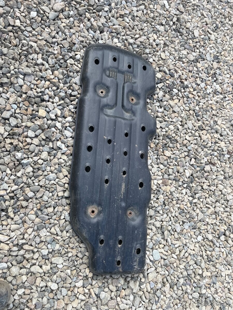 Predám kryt nadrže na toyota hilux