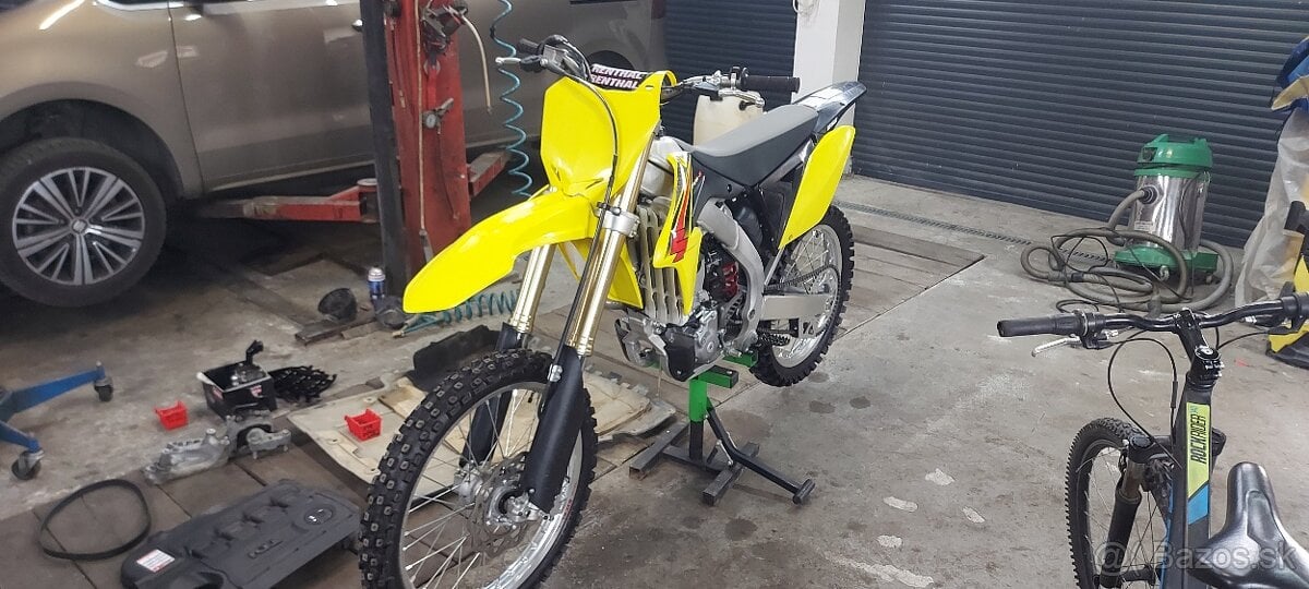 Suzuki RMZ 250