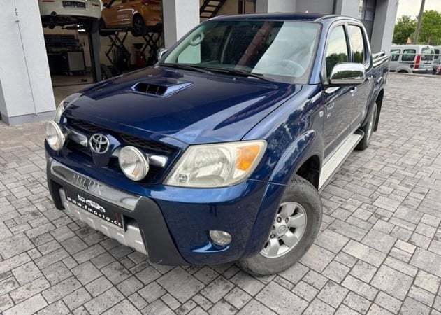 Toyota Hilux 2.5 D-4D nafta manuál 88 kw