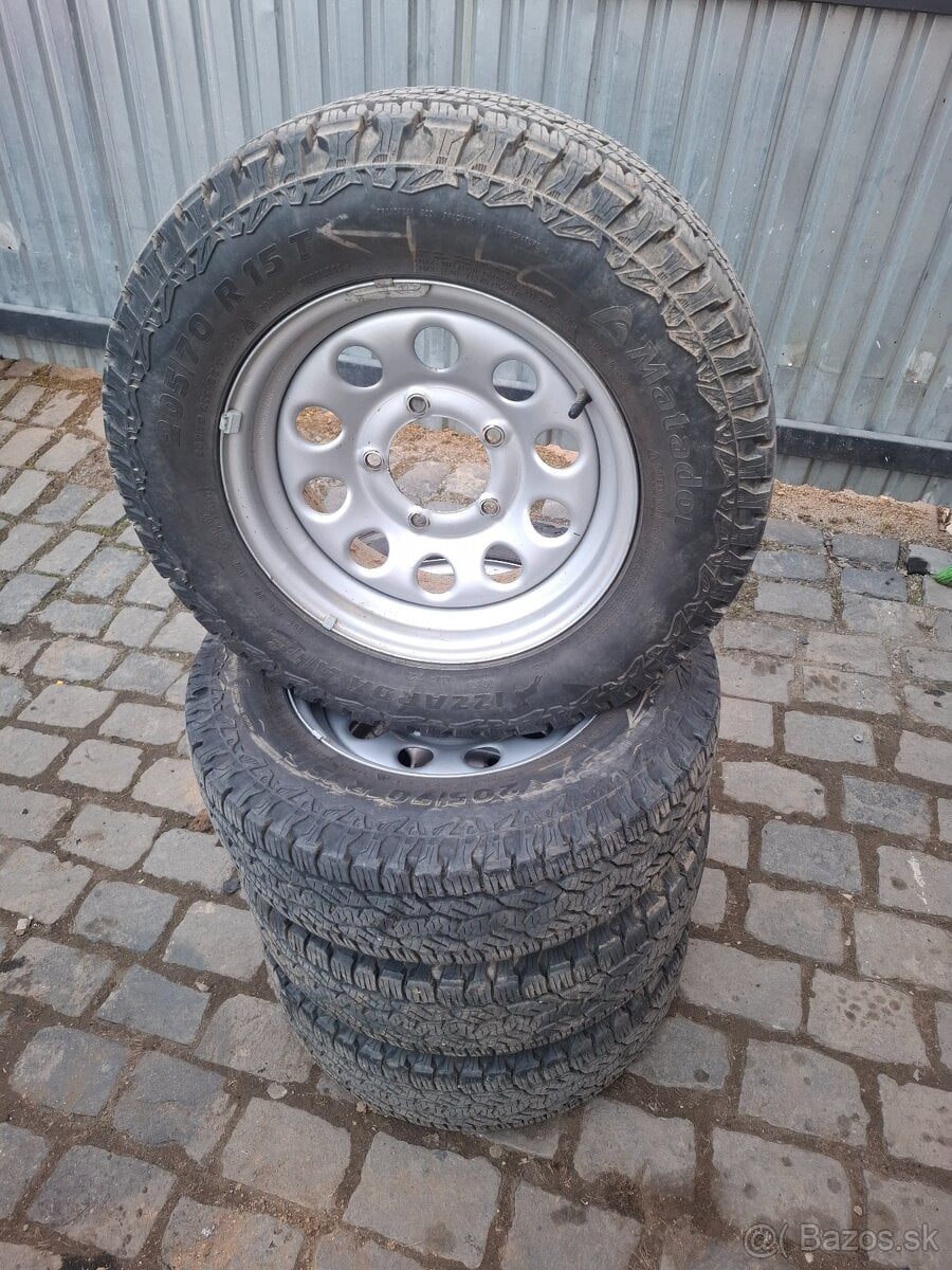 Predám sadu Kolies 5x139.7 R15