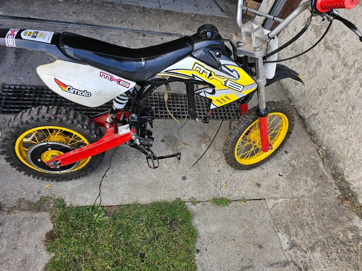 Pitbike kostra s držiakom na pionierový motor.